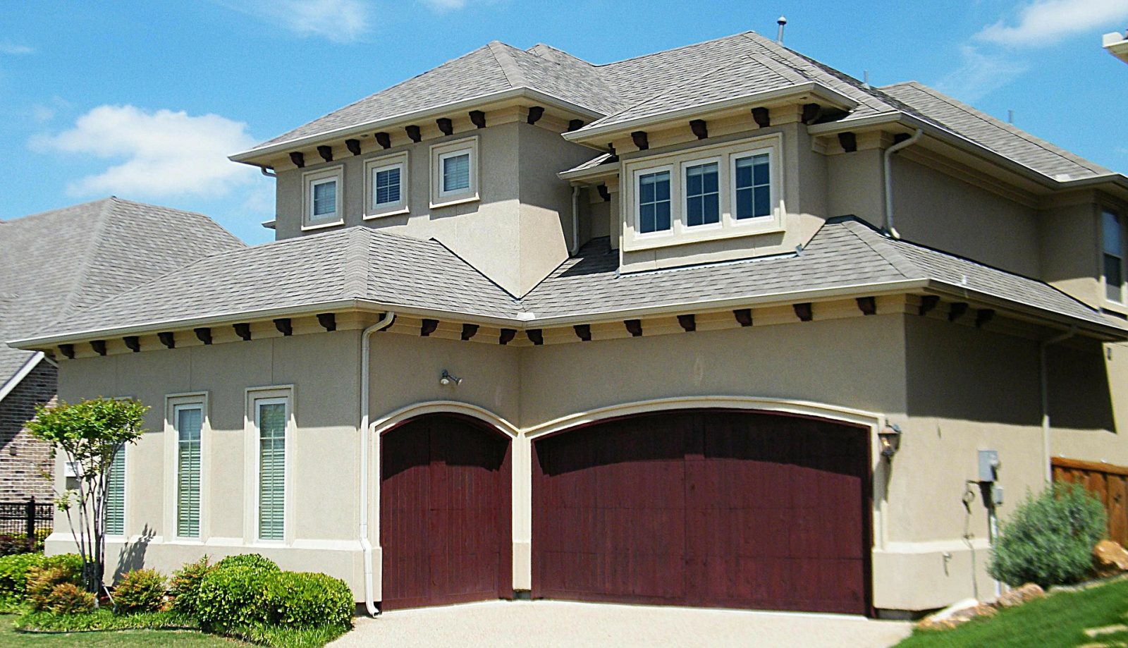 Go for Curb Appeal with a New Garage Door